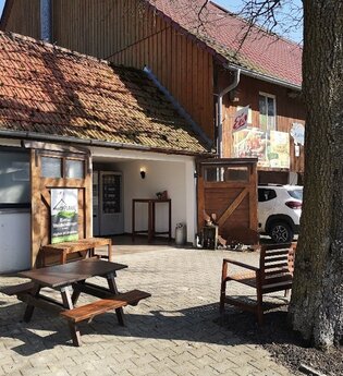 Rastmöglichkeit mit Hofladen-Automaten | © Hohenlohe + Schwäbisch Hall Tourismus e. V.
