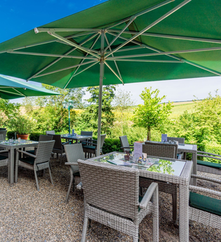 Terrasse des Hofcafé Fuchs | Obersulm | HeilbronnerLand | © Hofcafé Fuchs