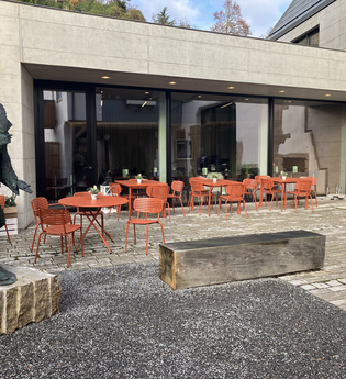 Terrasse des Hofcafés am Hölderlinhaus Lauffen | © Hölderlinhaus Lauffen am Neckar | Stadt Lauffen am Neckar