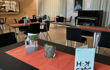 Hofcafé innen Hölderlinhaus Lauffen | © Hölderlinhaus Lauffen am Neckar | Stadt Lauffen am Neckar