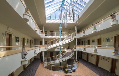 Atrium mit Glasdach Hotel am Rosengarten | © Hotel am Rosengarten
