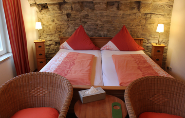 Schlafraum | Hotel Herberge zur Traube | Bad Wimpfen | HeilbronnerLand | © Hotel Herberge zur Traube