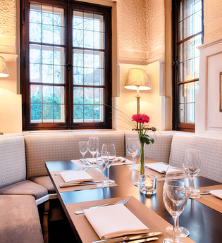 Restaurant Sitzecke | Hotelrestaurant Schloss Lehen | HeilbronnerLand