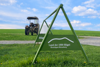 Hügel-Pause mit Weitblick: Das Land der 1000 Hügel heißt Dich willkommen – kurz anhalten, tief durchatmen, weiterrollen. | © Kraichgau-Stromberg Tourismus e.V.