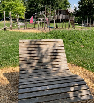 Hügel-Sofa bei Eppingen-Richen - Wikingerspielplatz | © Stadt Eppingen