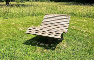 Hügel-Sofa bei Östringen - Kreuzbergsee