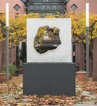 Hüseyin Altin: Intra Muros