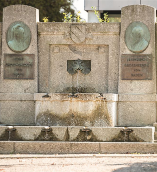 Karl Hoffacker: Jubiläumsbrunnen