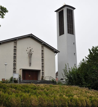 Katholische Kirche St. Josef mit Glockenturm | © Gemeinde Eschelbronn