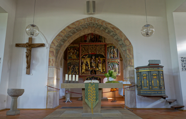 Kirche zum Heiligen Kreuz, St. Peter und Genovefa Ellhofen | © Tourismus im Weinsberger Tal e.V.
