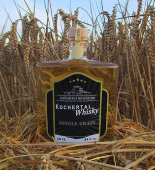 Kochertal Brennerei_Whisky im Feld | © Hohenlohe + Schwäbisch Hall Tourismus e. V.