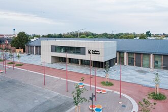 Außenansicht des Kulturhauses Karlstorbahnhof am Marlene-Dietrich-Platz | © Karlstorbahnhof e.V.