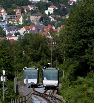 Zwei Standseilbahnen treffen sich unterwegs | © Touristikgemeinschaft Hohenlohe e. V. | Achim Mende