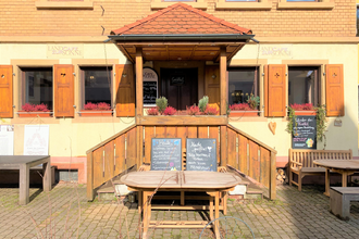 Vorderansicht des Landcafés zur Sonne