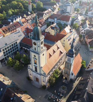 Zu sehen ist eine Kapelle aus Luftperspektive | © Stadverwaltung Crailsheim