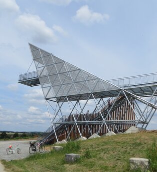 Die Plattform ist aus Stahl erbaut | © Touristikgemeinschaft Hohenlohe e. V. | Marion Schlund