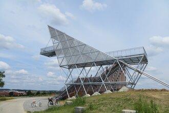 Die Plattform ist aus Stahl erbaut | © Touristikgemeinschaft Hohenlohe e. V. | Marion Schlund