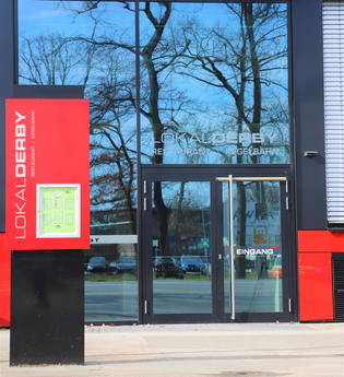 Eingang des asiatischen Restaurants in der Astoria Halle