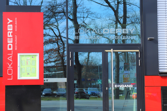 Eingang des asiatischen Restaurants in der Astoria Halle