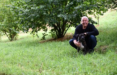 Trüffelsuchteam Michael Mörsel mit Hund Jack | Manufaktur für Feines Mörsel | Beilstein | © Friedrich Springob / Kleinbrenner Magazin