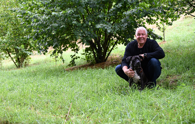 Trüffelsuchteam Michael Mörsel mit Hund Jack | Manufaktur für Feines Mörsel | Beilstein | © Friedrich Springob / Kleinbrenner Magazin