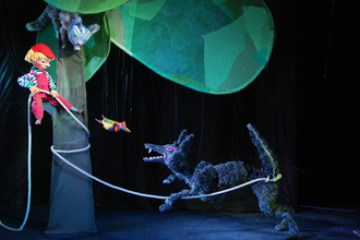 Marionettenspiel mit einem Jungen und einem Wolf | © Touristikgemeinschaft Hohenlohe e. V. | Marionettentheater Das Pendel