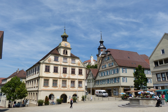 Marktplatz mit Dreiklang