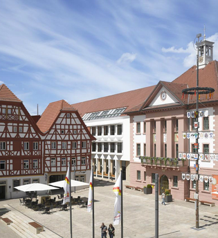 Marktplatz mit Rathaus in Eppingen | © Stadt Eppingen