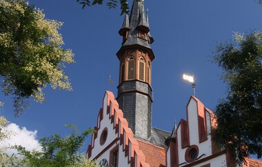 Türmchen auf einem Stufengiebel | © Maria Zimmermann