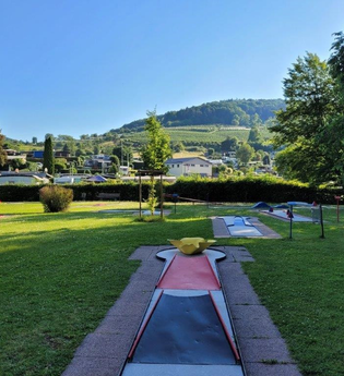 Minigolfplatz Untersteinbach, Pfedelbach | Hohenlohe | © Touristikgemeinschaft Hohenlohe e. V. | Gemeinde Pfedelbach