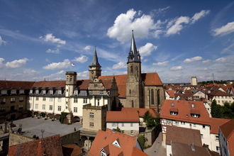 Das Schloss und die Stiftskirche bilden ein Ensemble | © Touristikgemeinschaft Hohenlohe e. V. | Achim Mende