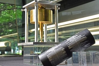Astatisches Horizontalpendel | © Institut für Geowissenschaften
