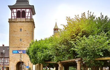 Historische Lindenanlage mit Torturm | Neuenstadt am Kocher | HeilbronnerLand | © Arbeitsgemeinschaft Kocher-Jagst-Radweg