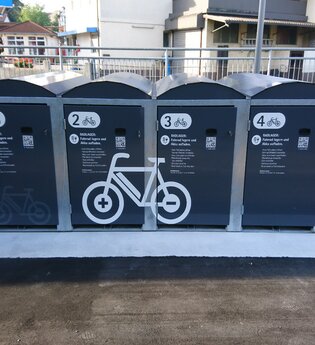 E-Bike-Ladestation Neuenstadt mit RadSERVICE-Punkt | © Stadt Neuenstadt