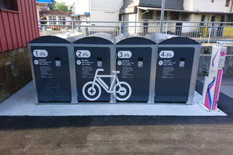 E-Bike-Ladestation Neuenstadt mit RadSERVICE-Punkt | © Stadt Neuenstadt