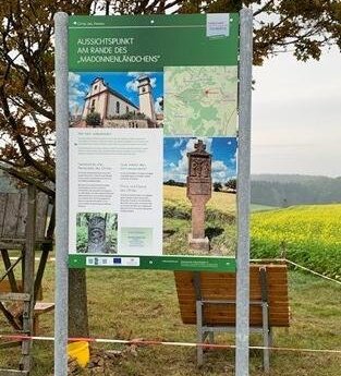 Ort des Glücks - AUSSICHTSPUNKT AM RANDE DES „MADONNENLÄNDCHENS“ | © Liebliches Taubertal