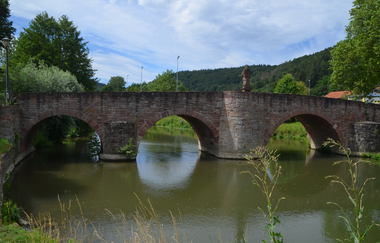 Ort des Glücks - AUSSICHTSPUNKT DREIFALTIGKEITSKAPELLE REICHOLZHEIM | © Liebliches Taubertal