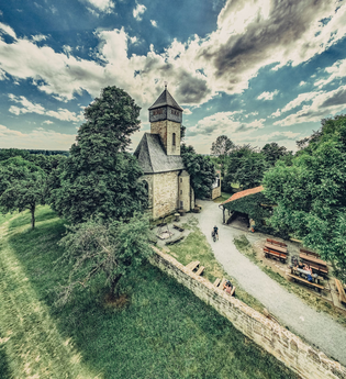 Rastplatz Ottilienberg mit Ottilienbergkappelle | Eppingen | HeilbronnerLand | © Touristikgemeinschaft HeilbronnerLand