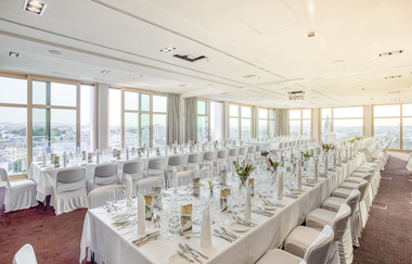 Parkhotel Saal festlich