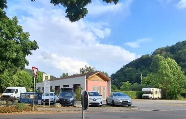 Parkplatz am Friedhof - Aussegnungshalle Braunsbach | © Hohenlohe + Schwäbisch Hall Tourismus e. V.