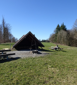 Picknickplatz mit Grillhütte am Büchelberger Grat | © Hohenlohe + Schwäbisch Hall Tourismus e. V.