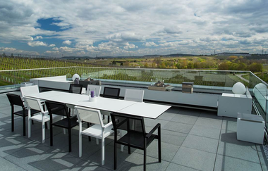 Dachterrasse "Eber-Lounge" | Weingut Eberbach-Schäfer | Lauffen am Neckar | HeilbronnerLand | © Weingut Eberbach-Schäfer