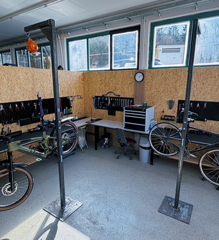 Radwerk Hall GmbH_Innenansicht Fahrradwerkstatt | © Radwerk Hall GmbH