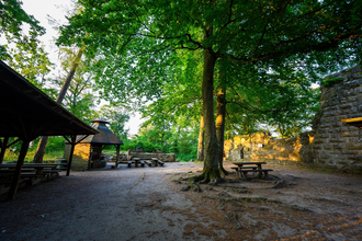 Rast- & Grillplatz Burgruine Blankenhorn | Güglingen | HeilbronnerLand | © Touristikgemeinschaft HeilbronnerLand