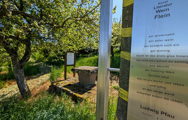 Rastplatz am Fleiner Rundwanderweg im Deinenbachtal | © Touristikgemeinschaft HeilbronnerLand