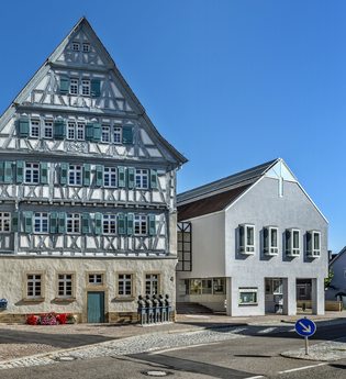 Rathaus mit Fachwerkfassade in Güglingen | © faktorzwei GmbH