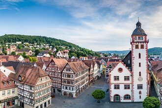 Panoramablick auf das Mosbacher Rathaus | © Foto Kottal