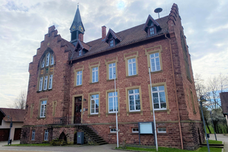 Außenansicht des Rathauses in Wiesenbach