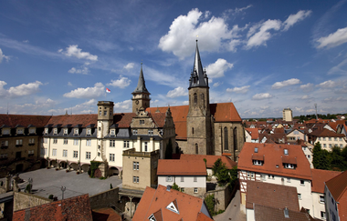 Das Schloss und die Stiftskirche bilden ein Ensemble | © Touristikgemeinschaft Hohenlohe e. V. | Achim Mende
