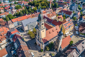 Luftbild mit Blick auf das Crailsheimer Rathaus und den Rathausturm | © Patrick Ortner | Stadtverwaltung Crailsheim
